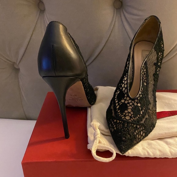 Shoes - Picture 5 of 8